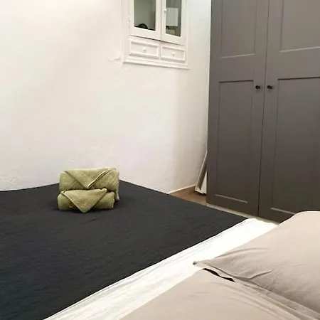 White Escape * Artemonas