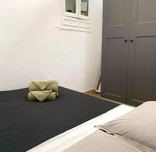 White Escape * Артемон