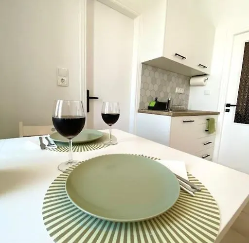 Дом отдыха White Escape Артемон